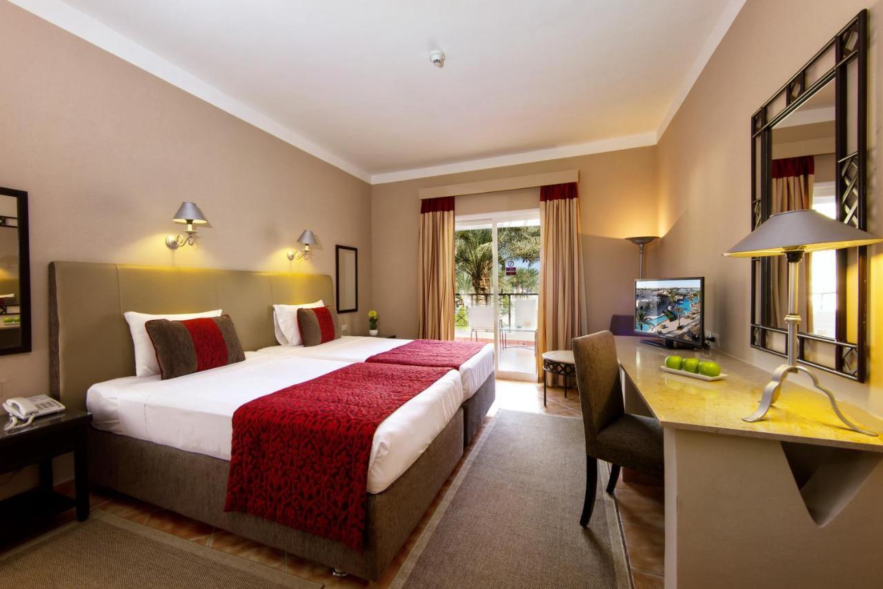 Jaz Makadina Resort 5*