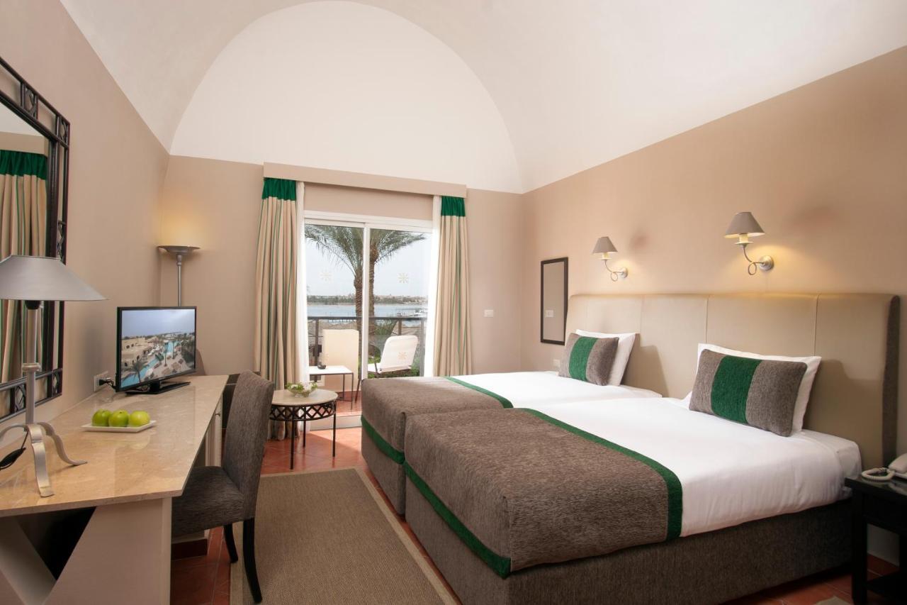 Jaz Makadina Resort 5*